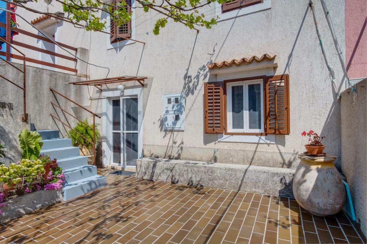 Apartment Carmen Veli Lošinj المظهر الخارجي الصورة